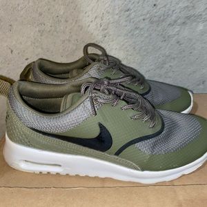 Nike Air Max Thea Runners
